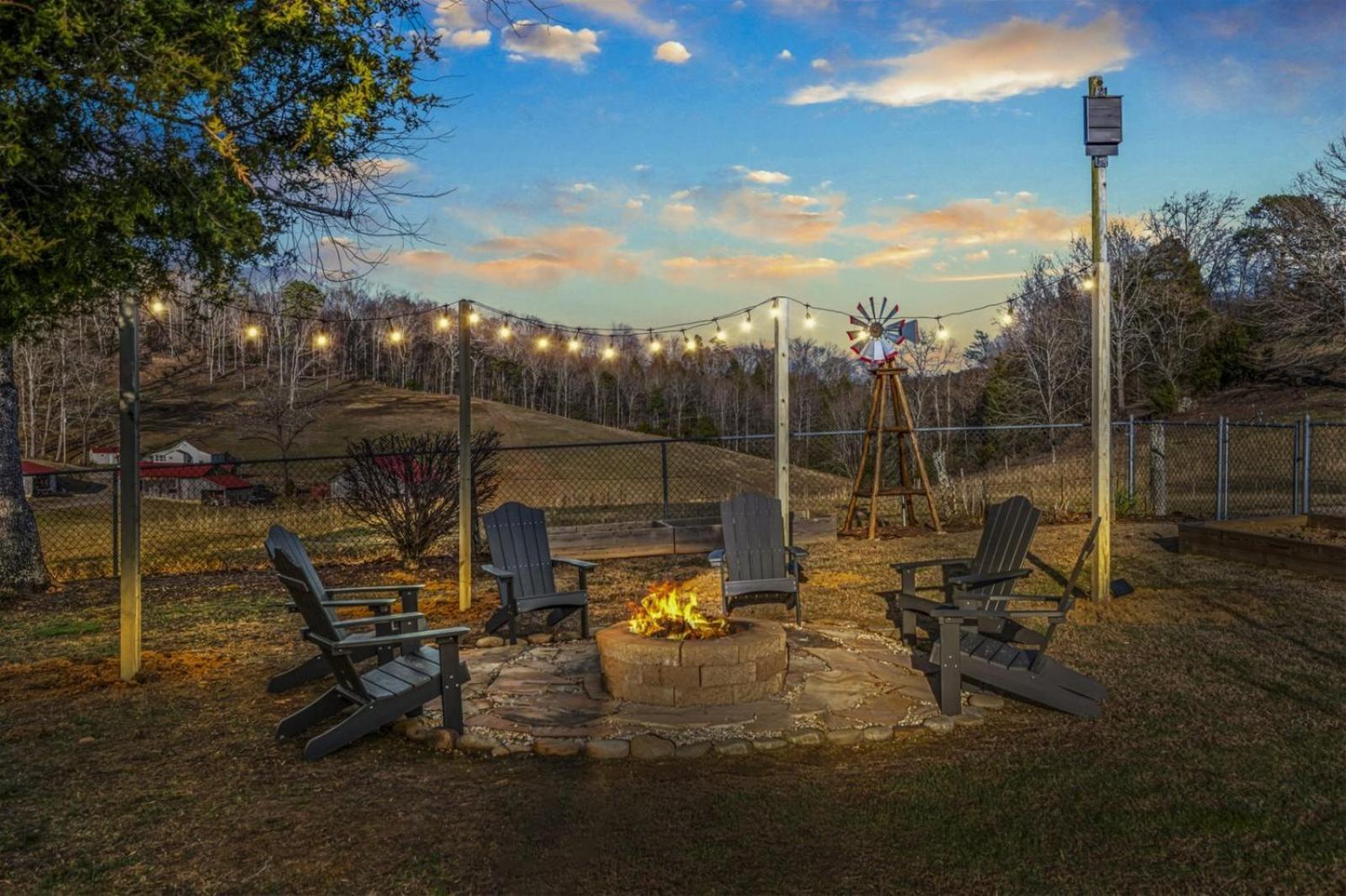 Hidden Star Hideaway-Blackberry Farm-Smoky Mtn Nat Park-Hot Tub- Fire Pit- Fenced Yard- Pet Friendly Walland Exterior foto