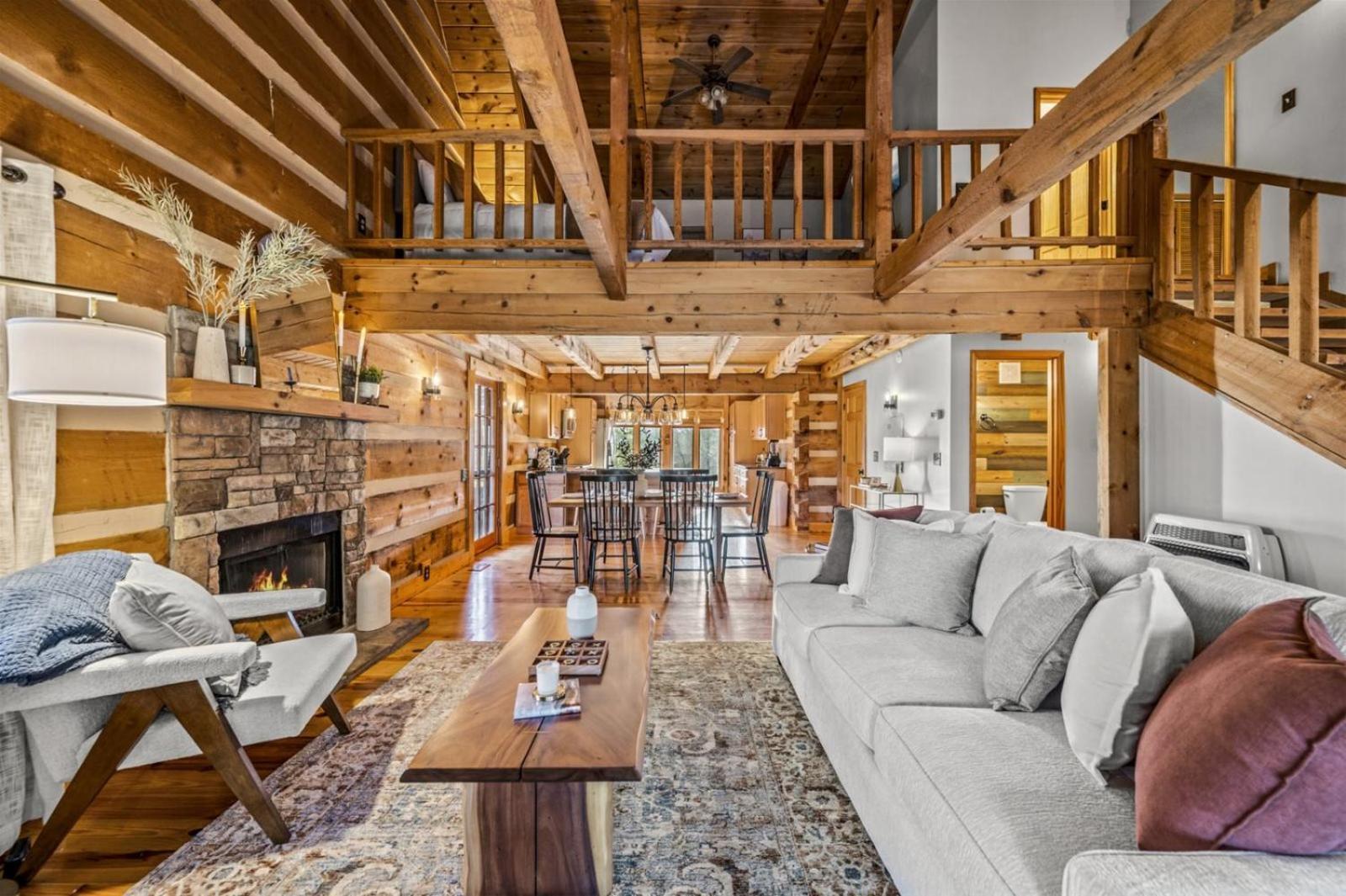 Hidden Star Hideaway-Blackberry Farm-Smoky Mtn Nat Park-Hot Tub- Fire Pit- Fenced Yard- Pet Friendly Walland Zimmer foto